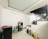 Nhà 2 tầng, đúc kiến cố, dài 12m, cách MT chỉ 5m. Đình Phong Phú, Thủ Đức
