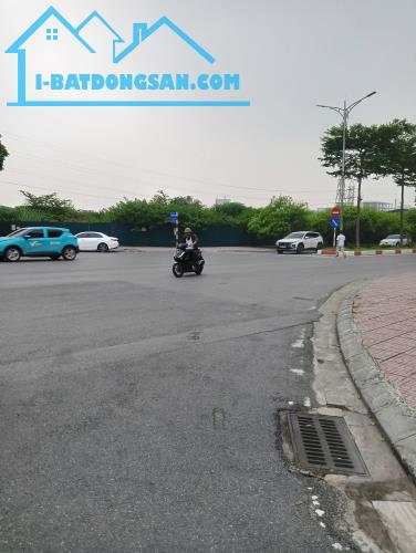Bán nhà vị trí đắc địa phố Sài Đồng - Long Biên.