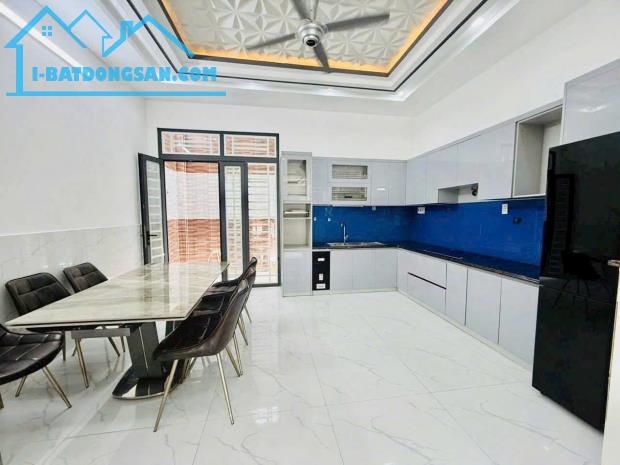 NHÀ MỜI ĐẸP HẺM XE HƠI NHÀ BÈ (5X16,5) 3 TẦNG CHỈ 7,5 TỶ - SỔ HỒNG RIÊNG HOÀN CÔNG - 3