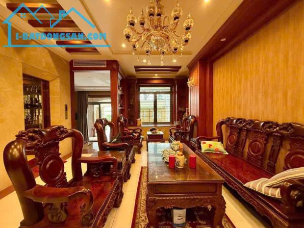 Biệt thự ngay cung đường ga T3 TSN ngang 7.5m 5 lầu có hầm T.máy 150m2 đường 6 làn 55 tỷ.
