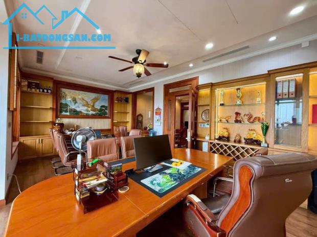 Biệt thự ngay cung đường ga T3 TSN ngang 7.5m 5 lầu có hầm T.máy 150m2 đường 6 làn 55 tỷ. - 2