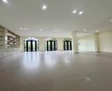 Cho thuê nhà nguyên căn mt đường khu D2D ngang 8x20m 1T2L+1tum .Giá 39tr/tháng.