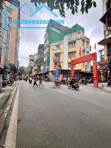 Bán nhà Mặt phố Chùa Láng 100m2-8T MT5,2m VIEW Hồ Sẵn Dòng Tiền 2,4 Tỷ/năm 66 Tỷ Chùa Láng