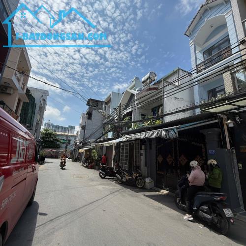 Bán nhà phố mặt tiền hẻm Lê Văn Lương, đường ô tô tránh - 11.99 tỷ