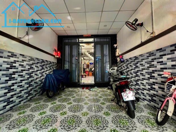 Bán nhà phố mặt tiền hẻm Lê Văn Lương, đường ô tô tránh - 11.99 tỷ - 1