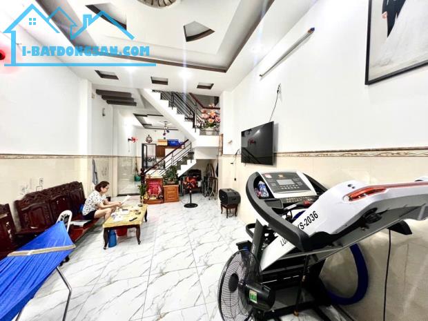 Bán nhà phố mặt tiền hẻm Lê Văn Lương, đường ô tô tránh - 11.99 tỷ - 4
