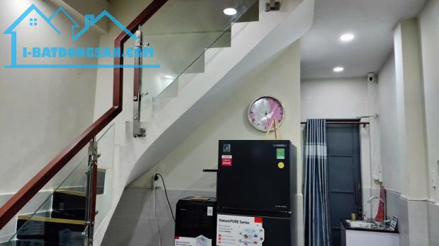 CHO THUÊ NHÀ MỚI 3 MẶT TIỀN: 1 TRỆT 2 LẦU + SÂN THƯỢNG, DTSD: 105M2, 2PN, FULL NỘI THẤT, - 3