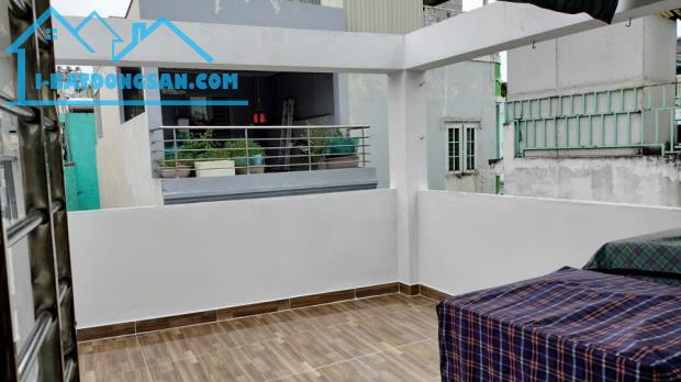 CHO THUÊ NHÀ MỚI 3 MẶT TIỀN: 1 TRỆT 2 LẦU + SÂN THƯỢNG, DTSD: 105M2, 2PN, FULL NỘI THẤT, - 4