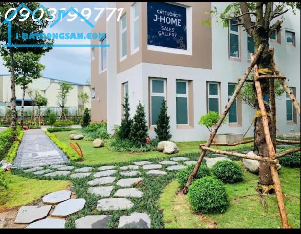 Chính chủ cần bán căn nhà 3 tầng trục chính trong khu Compound Cát Tường J-Home - 1