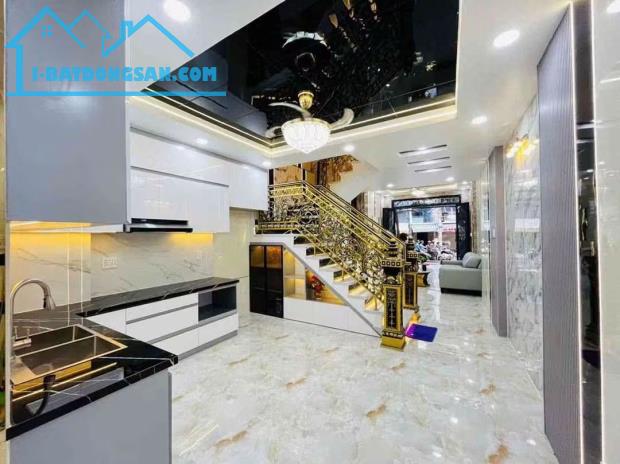 Bán nhà mặt t.i.ề.n đường Hưng Phú P.8 Q.8. Diện tích 57m2. Kết cấu 4 tầng 5PN 7WC. - 4