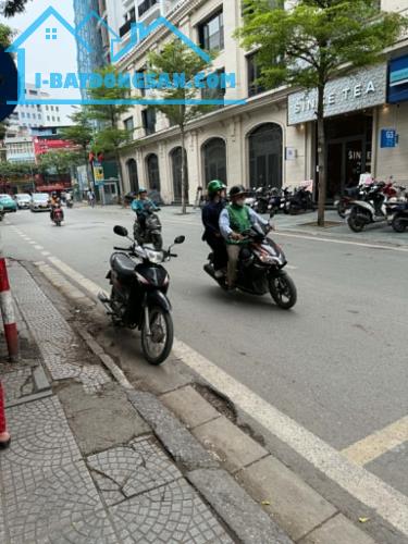 Bán nhà Mặt Phố Chùa Láng Đống Đa 115m2-9T MT6,2m Sẵn Dòng Tiền 3 tỷ/năm 110 Tỷ Chùa Láng.