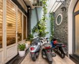 🔥 chủ nhà để lại hết nội thất xịn, khách chỉ cần mang quần áo đến làm dân quận 1! 👑