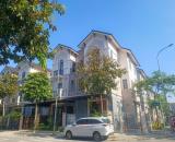 Bán Biệt thự song lập 135m2 giá chung cư ngay cạnh Long biên