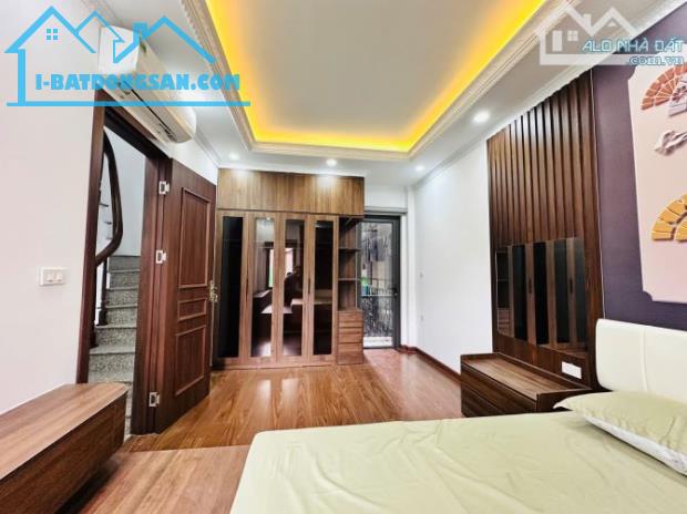 Nhà phố Cầu Giấy 2 mặt thoáng, full đồ ở ngay, sát mặt phố, 34m*5 tầng, giá chỉ hơn 9 tỷ - 4
