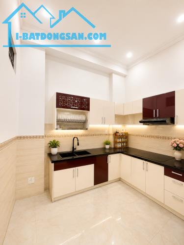 Bán nhà đường Hiệp Bình Thủ Đức - DT 75m2 - 3 tầng 4PN - tiện kinh doanh - 8.19 tỷ