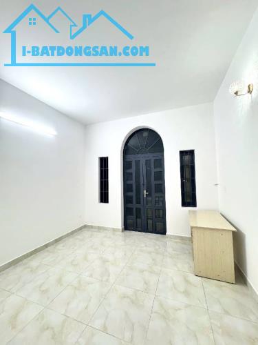Bán nhà đường Hiệp Bình Thủ Đức - DT 75m2 - 3 tầng 4PN - tiện kinh doanh - 8.19 tỷ - 2