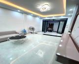 Nhà đẹp ở luôn phố Phan Phù Tiên , P Giảng Võ, thang máy ,45m, 7 tầng,Mt 4, 10.2 tỷ.