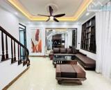 Nhà phố Cầu Giấy 2 mặt thoáng, full đồ ở ngay, sát mặt phố, 34m*5 tầng, giá chỉ hơn 9 tỷ