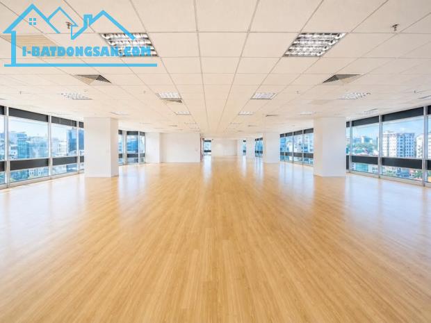 CHO THUÊ MẶT BẰNG TRUNG TÂM Q.3 - DT: 376 M2 - 2