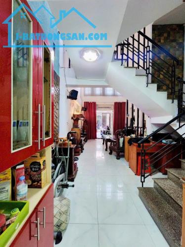 NHÀ 3 TẦNG GIÁP ST EMART 2 PHAN HUY ÍCH - GẦN QUANG TRUNG GV - HẺM 6M - 64M²(4×16). - 2