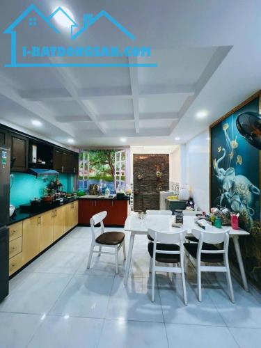 NHÀ 3 TẦNG GIÁP ST EMART 2 PHAN HUY ÍCH - GẦN QUANG TRUNG GV - HẺM 6M - 64M²(4×16). - 3
