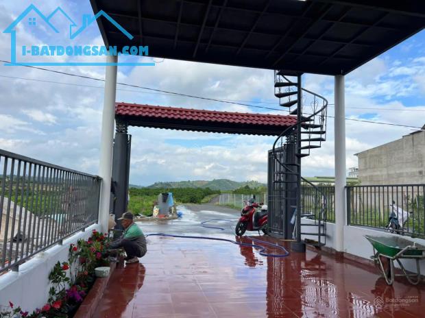 Nhà 2 tầng Lộc Thành thiết kế hiện đại - 2