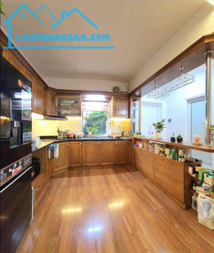 Bán căn hộ Tầng 2 cạnh Tràng Tiền, Phố Hai Bà Trưng - Sổ riêng 50m2 - DTSD 75m2, 2 ngủ - 1