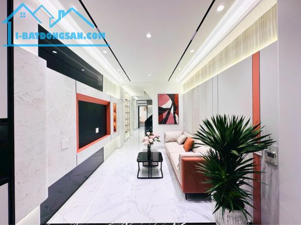 BÁN NHÀ ĐẸP QUẬN 7 CẠNH PHÚ MỸ HƯNG 47M2 NHÀ 3 TẦNG 4 PHÒNG NGỦ SÂN Ô TÔ ĐỖ CHỈ 5.7 TỶ TL - 2