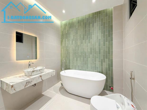 BÁN NHÀ ĐẸP QUẬN 7 CẠNH PHÚ MỸ HƯNG 47M2 NHÀ 3 TẦNG 4 PHÒNG NGỦ SÂN Ô TÔ ĐỖ CHỈ 5.7 TỶ TL - 3