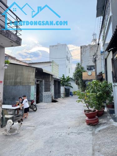 BÁN ĐẤT GẦN ĐỖ MƯỜI – DIỆN TÍCH GẦN 90M² – HẺM 5M Ô TÔ TRÁNH – GIÁ CHỈ NHỈNH 3 TỶ