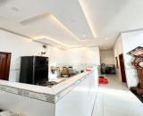 Biệt thự giá rẻ - 9*38m 2 tầng rộng rãi thoát mát - Mặt tiền 8m xe hơi vào tận nơi