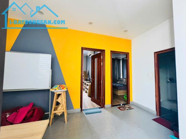 Bán biệt thự hiện đại kdc Bửu Long. gần trường SNLH. 10x23m. hoàn công 320m. Giá12.5 tỷ
