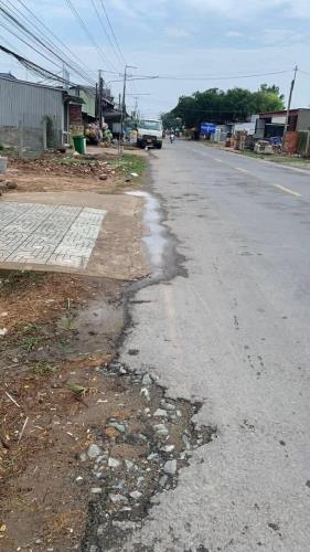 Bán đất MT 57B, Long Hòa, Bình Đại, Bến Tre: 10 x 45, giá 4 tỷ.