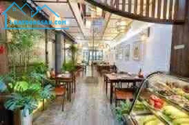 BÁN NHÀ MẶT PHỐ HOÀNG CẦU – VIEW HỒ – 237M² – MT 8,3M – DÒNG TIỀN 170TR/THÁNG – 167 TỶ