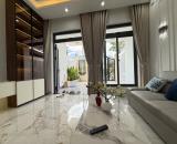 Nhà đẹp lung linh khu vực Hoà Xuân.  S: 100m2, 5x20m, đường: 7,5m. Lề 4m 3 tầng - 4 phòng