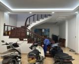 Cho thuê nhà ngõ Ô TÔ 215 Trần Quốc Hoàn, Cầu Giấy 45m*6T(8 phòng) giá 24tr