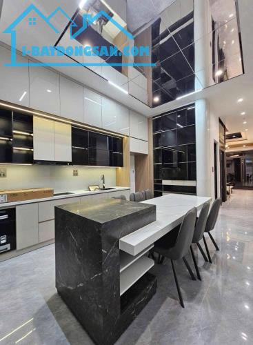 Siêu phẩm nhà xây mới - TĐC Tam Kỳ - Thang máy kính - 1