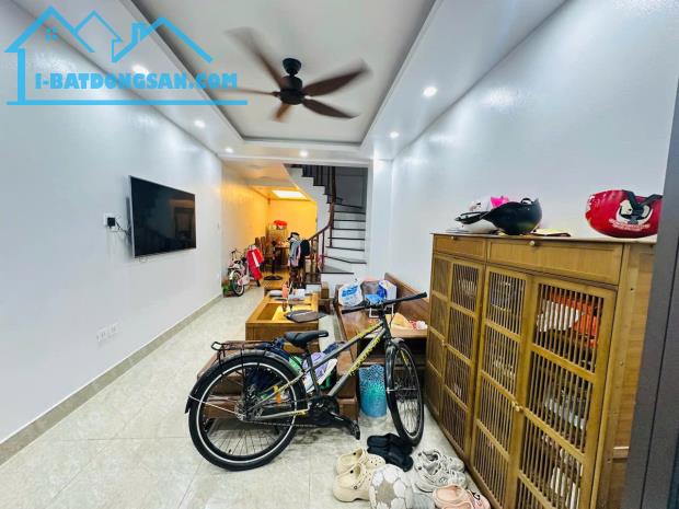 Bán gấp nhà Nguyễn Lương Bằng 3 bước ra phố nội thất đẹp chỉ hơn 10 tỷ