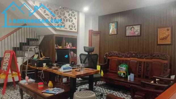 NGAY CƯ XÁ LỮ GIA - HẺM XE HƠI - NHÀ 5 TẦNG ĐÚC BTCT - 50M2 - 3PN - CHỈ 9.8 TỶ - 3