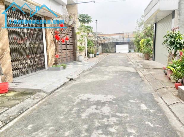 BÁN ĐẤT TẶNG  NHÀ 2 TẦNG CŨ 70m² – TÔN ĐỨC THẮNG, SỞ DẦU – GIÁ 2,4x TỶ – Ô TÔ ĐỖ CỬA - 3