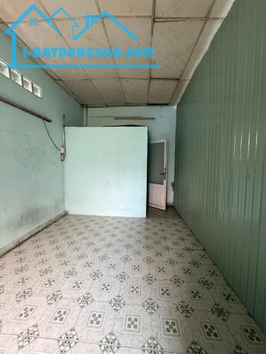 Bán gấp nhà cũ Đô đốc Long căn góc 76m²  gần chợ phù hợp đầu tư giữ tiền khu VIP chỉ 4.X t