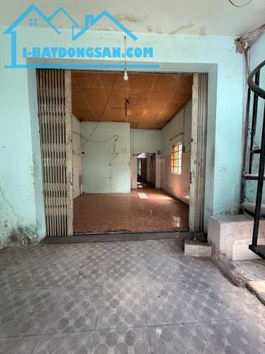 Bán gấp nhà cũ Đô đốc Long căn góc 76m²  gần chợ phù hợp đầu tư giữ tiền khu VIP chỉ 4.X t - 1